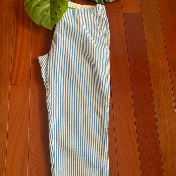 Crown & Ivy Cropped Pants - Picture 4 of 6